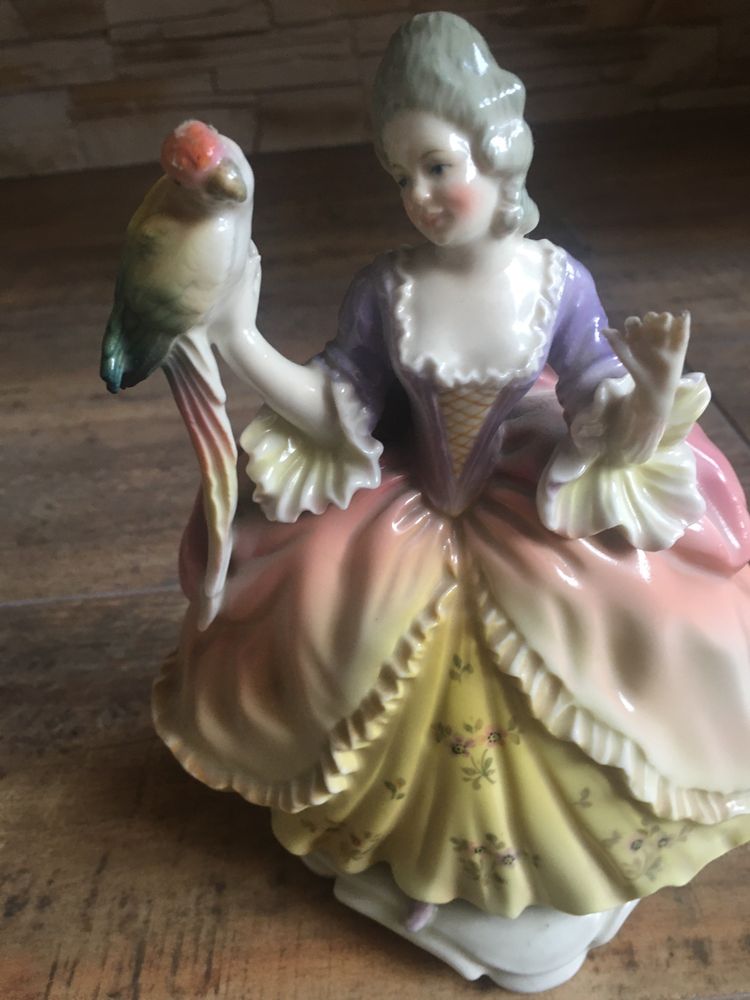 Porcelanowa figurka