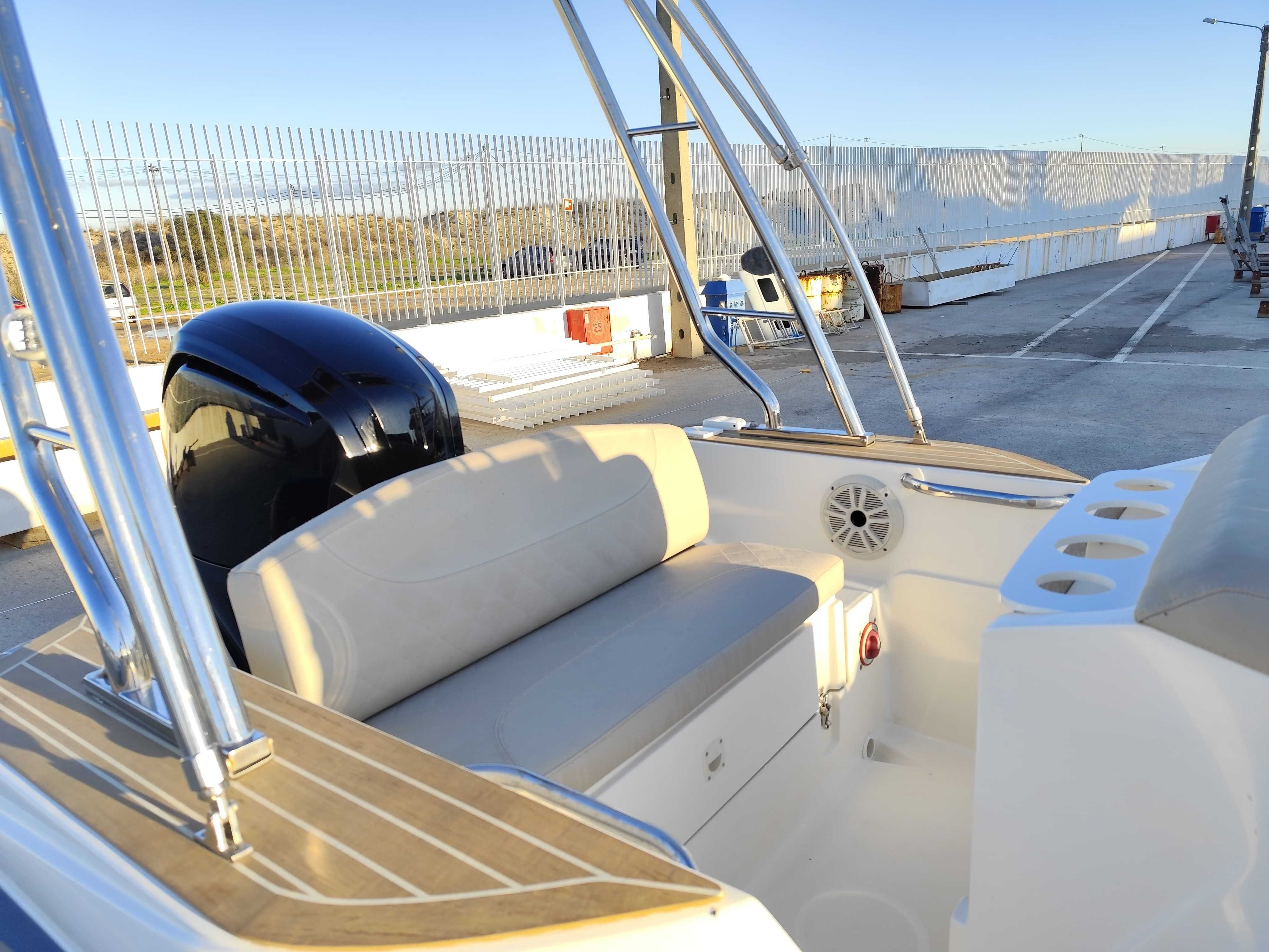 Semi-rígido recreio hydrosport RIB CAPELLI TEMPEST 600 + MERCURY 115HP