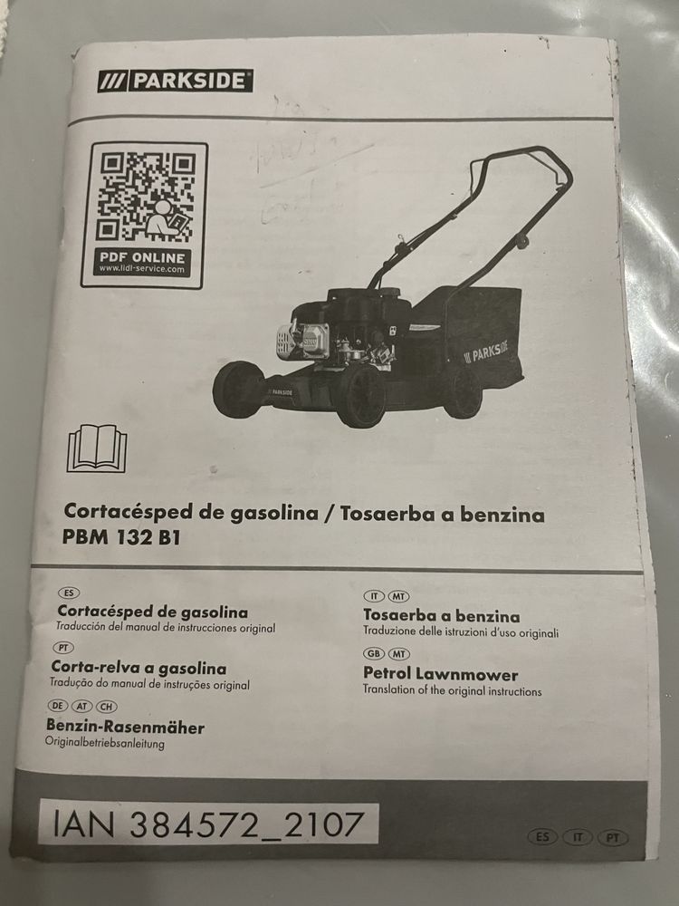 Maquina de cortar relva a gasolina