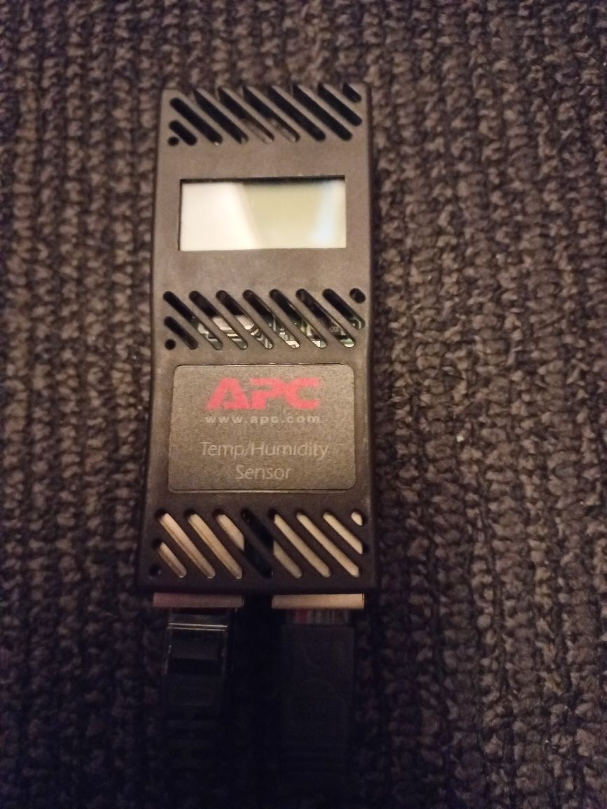Apc Rack monitor 200 + czujnik.