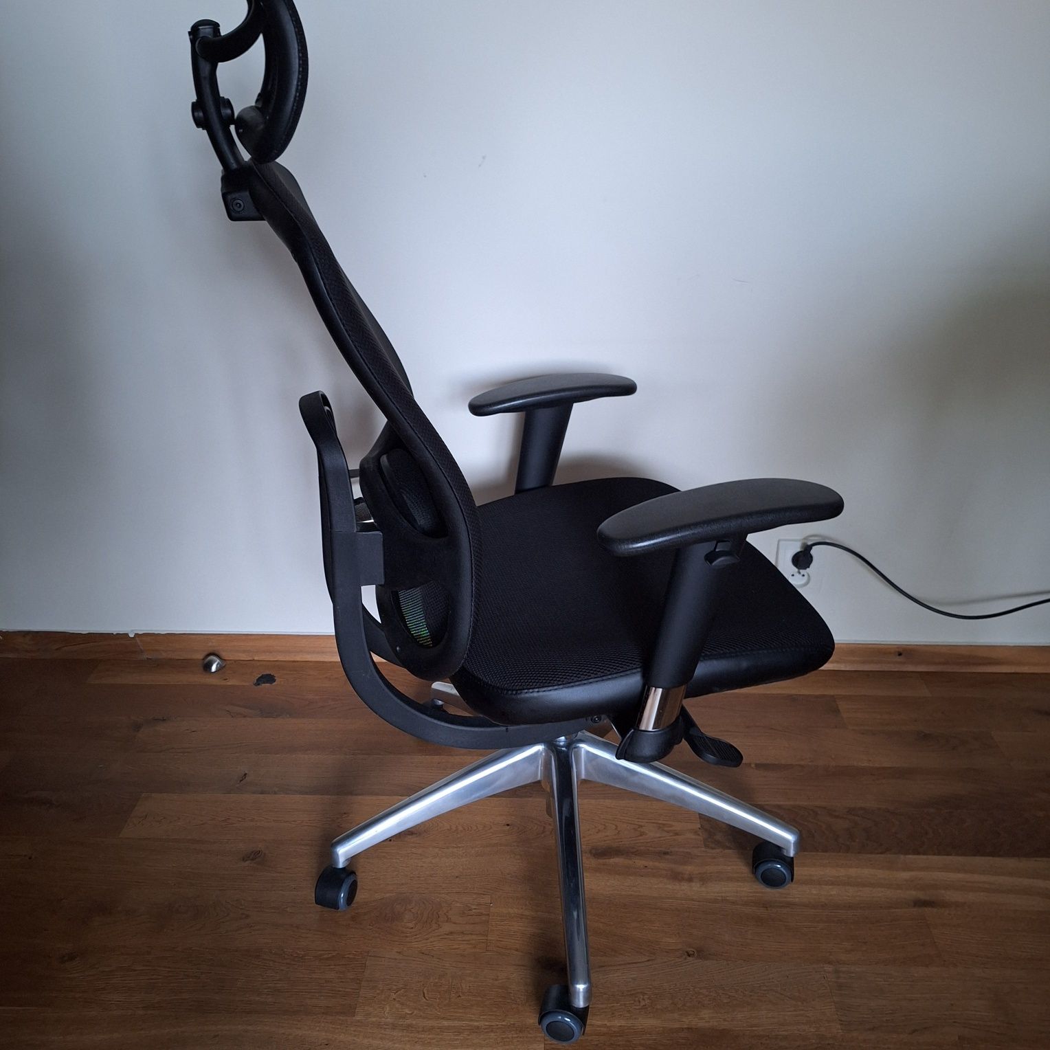 Unique VIP fotel obrotowy do biurka ergonomiczny