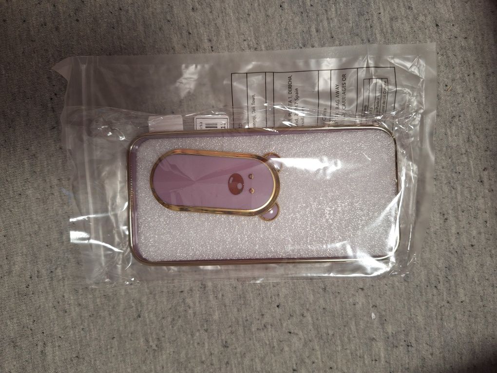 Nowe  etui  do iPhone 13 .
