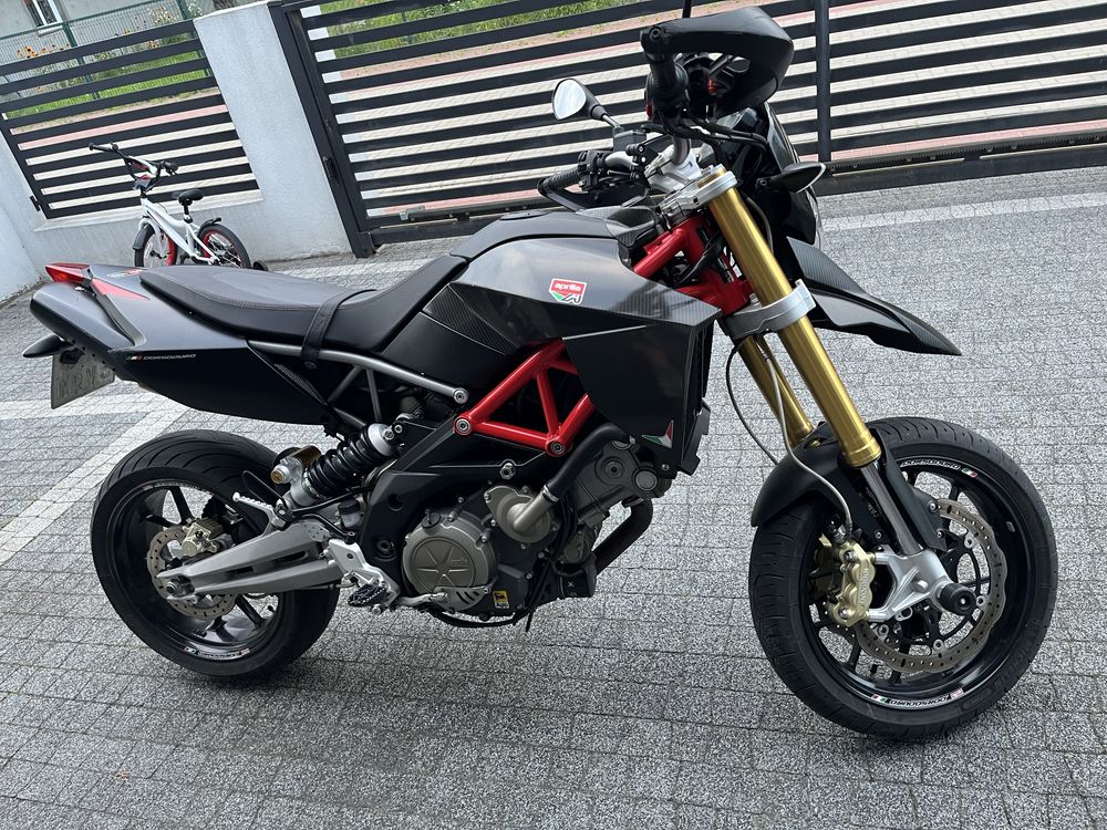 Aprilia Dorsoduro Factory