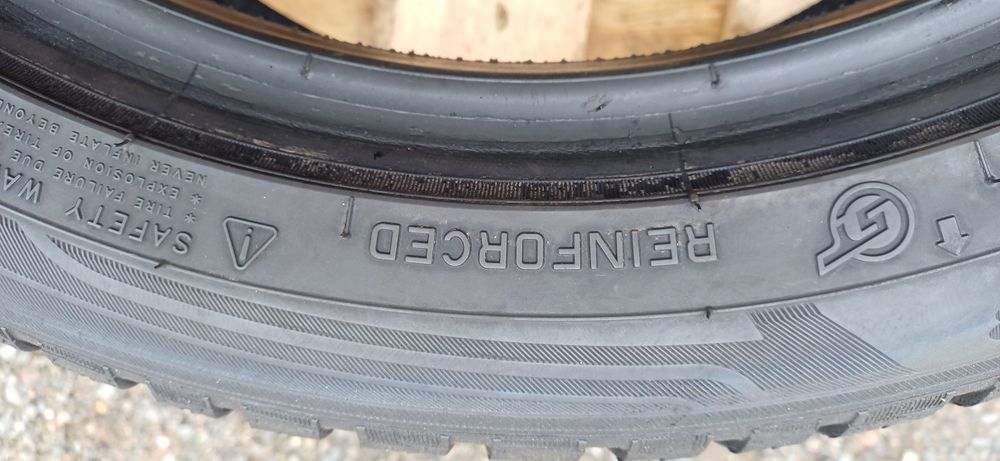 205/50R17 93W MAXXIS , dwie używane opony wielosezonowe.