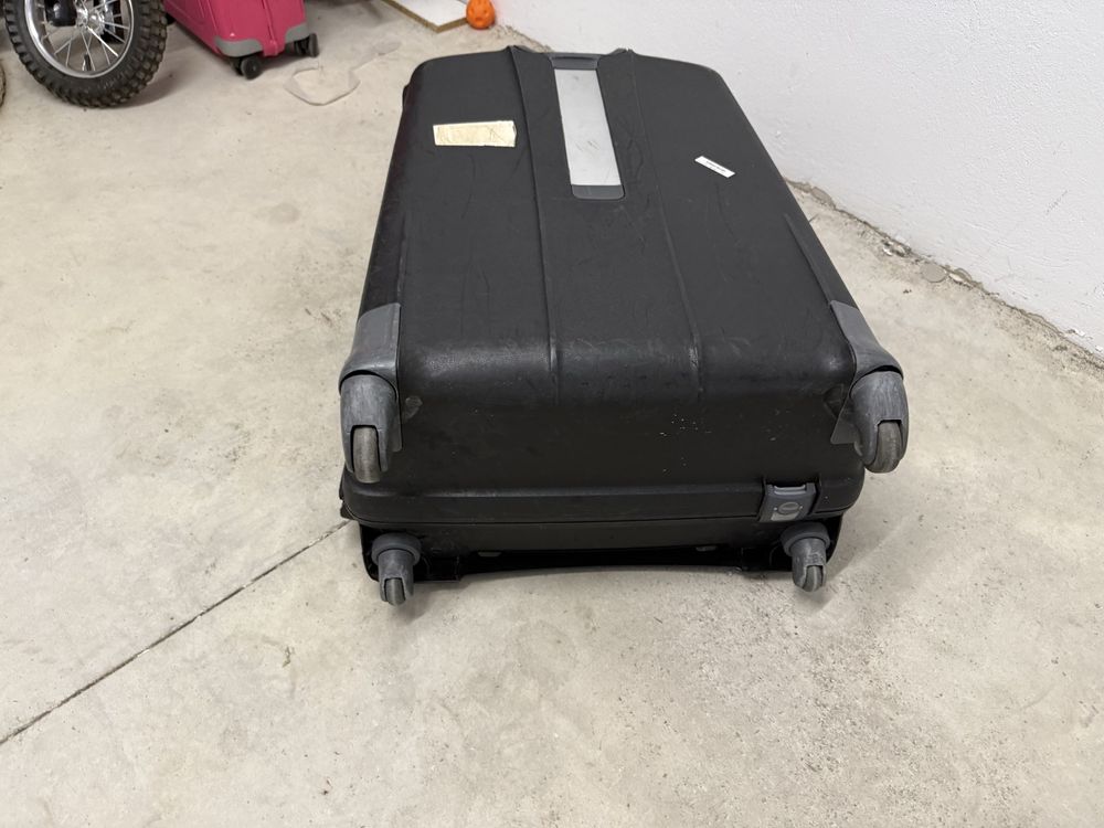 Samsonite rigida
