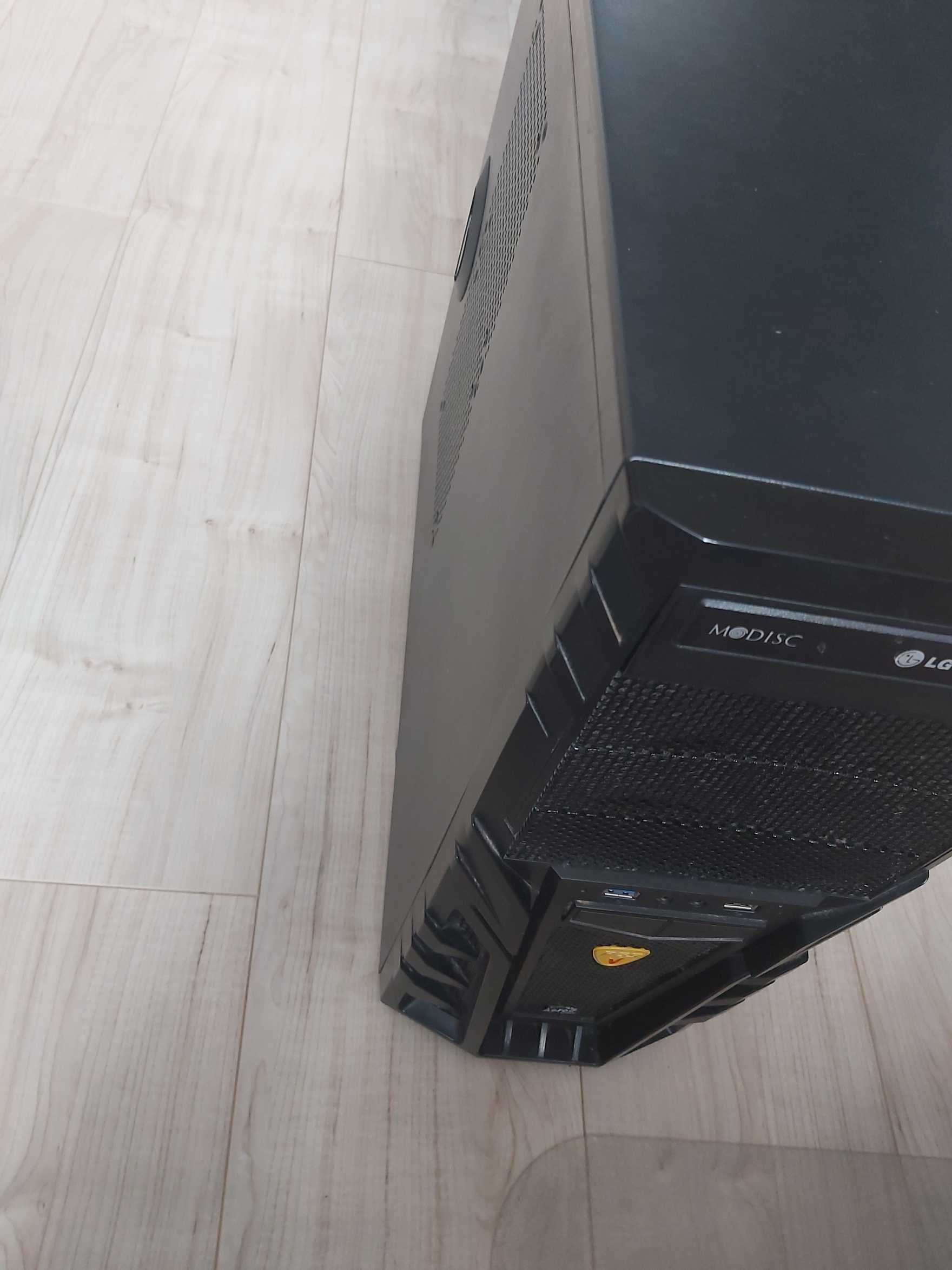 Komputer PC Asus