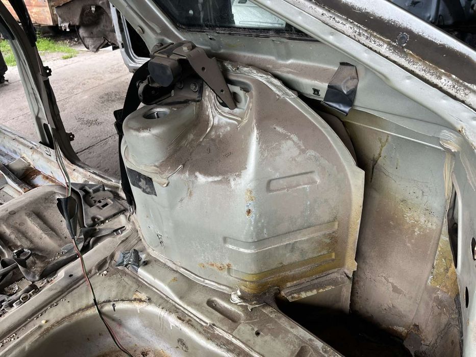 Продам кузов ваз 2112 .