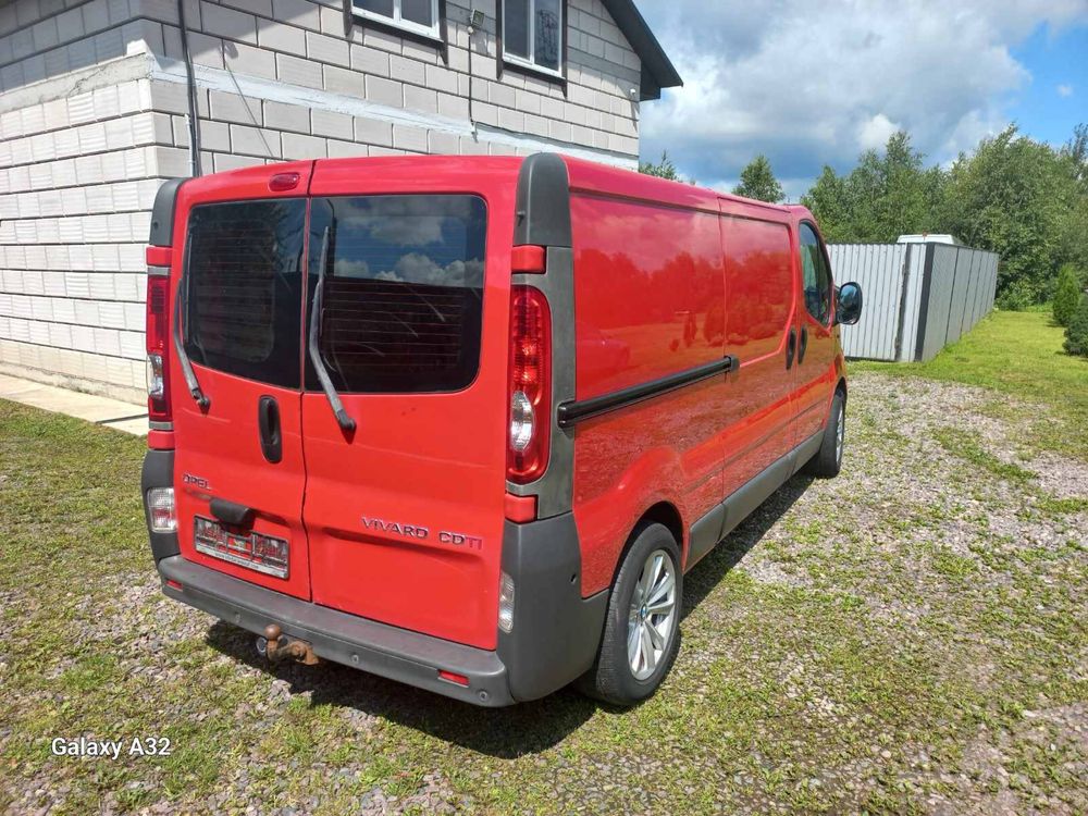 Opel Vivaro 2009р 2.0. механіка  6-ступка. Нерозмитнена