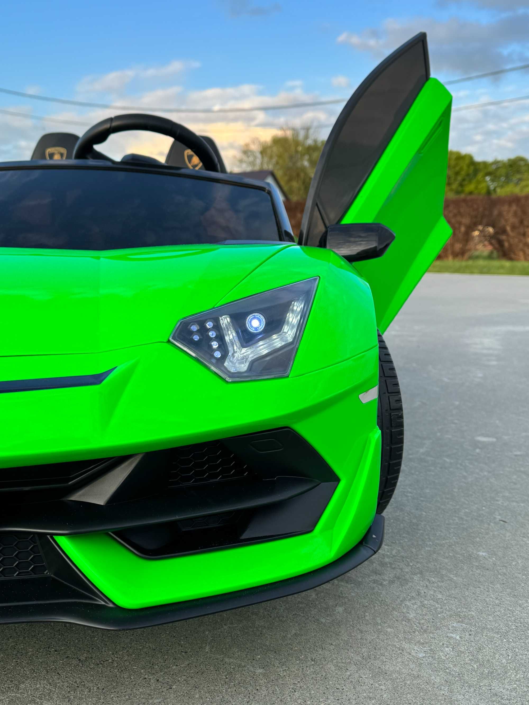 Autko DRIFT LAMBO SVJ SX2028 dla dzieci samochód 24V 2x200W