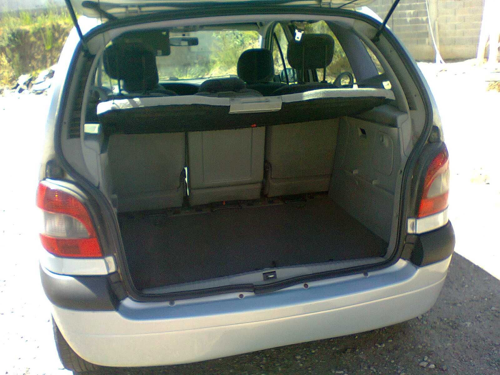 Renault Scénic 1.4 16V comprada nova