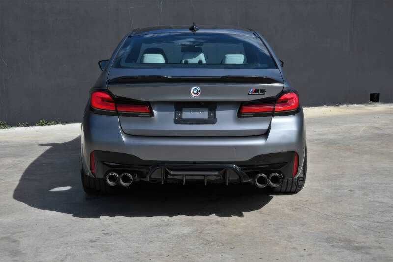 2023    BMW   M5