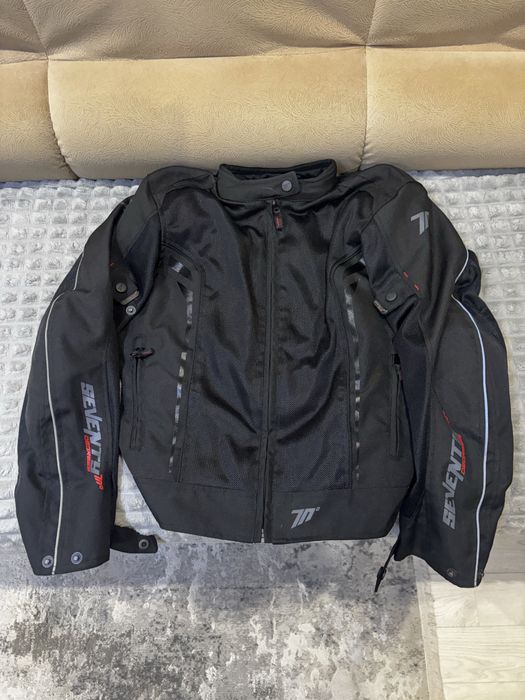 Мотокуртка seventy