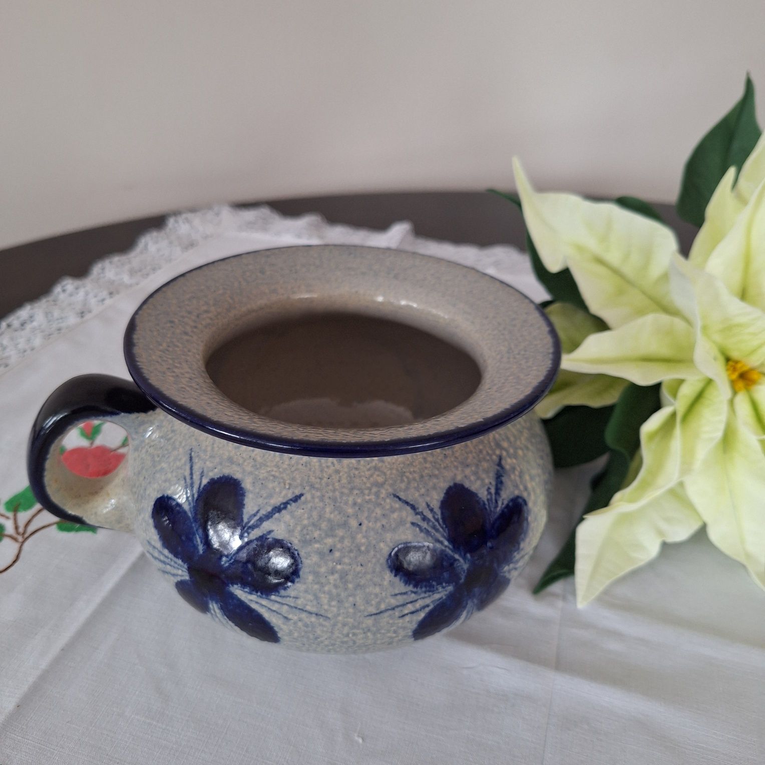 Niemiecki garnek ceramiczny z uchem