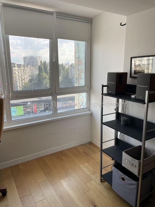 Продам 3к. КПІ (м. Політехнічний інститут) Шевченківський р-н. Центр