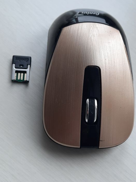 Продам беспроводную компьютерную мышку Genius