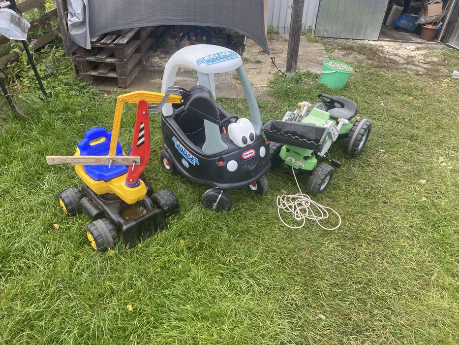 Zabawki ogrodowe koparka little tikes