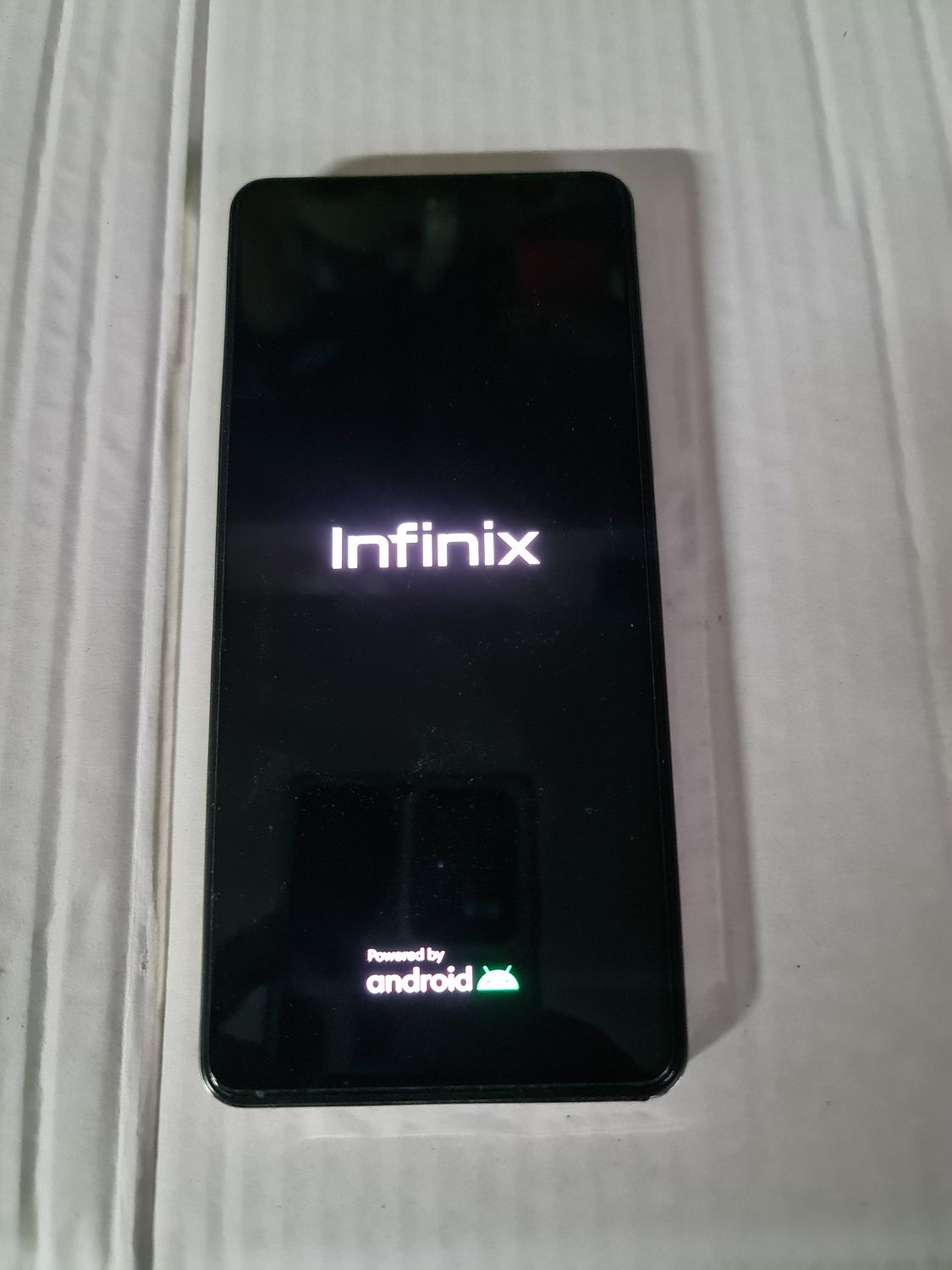 Smartfon infinix Note 30pro 8/256 gold