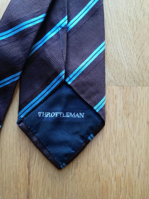 Gravata castanha com riscas azuis - Throttleman
