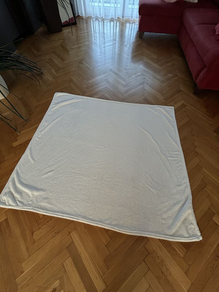 Biały ciepły koc