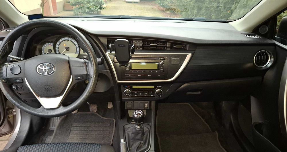 Toyota Auris 2013, 260000 km, benzyna-gaz