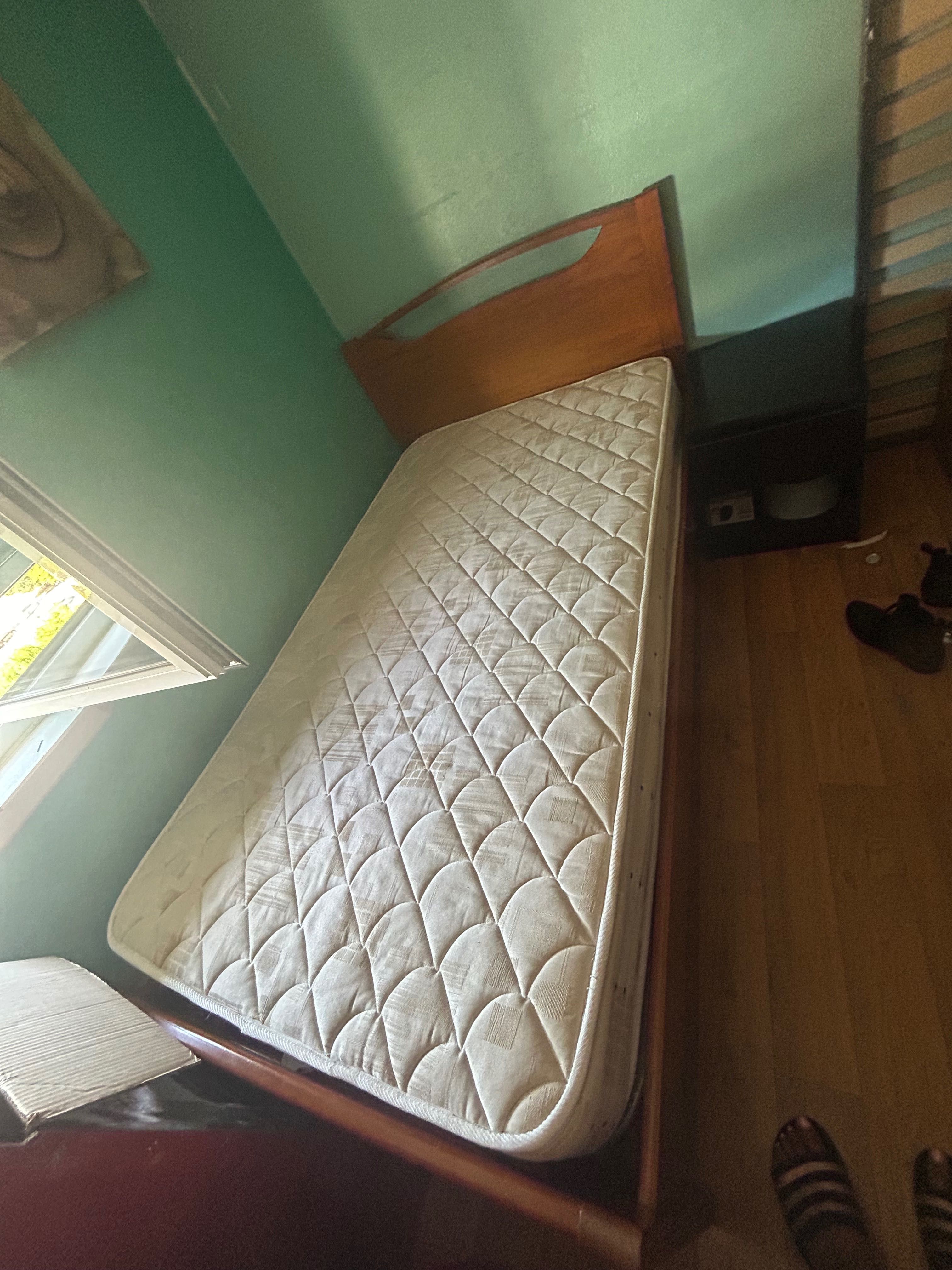 quarto em pinho, estrado e mais