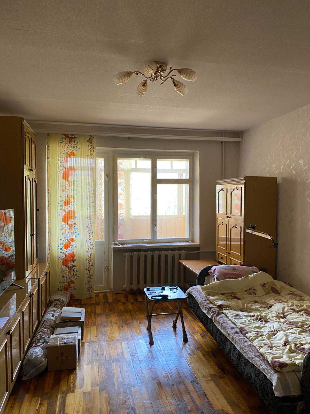 Продам двухкомнатную в районе Титова (Незалежності)