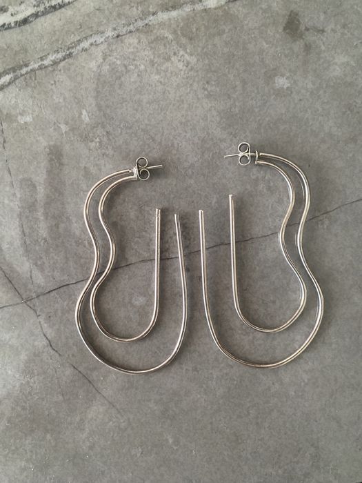 Brincos prateados marca NUUK