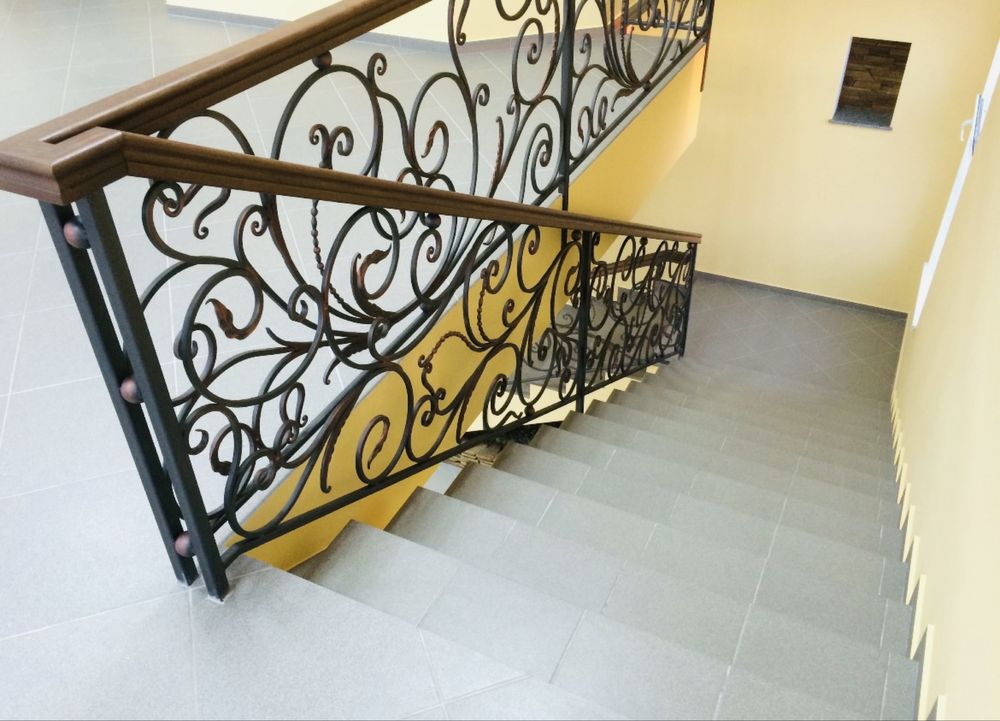 Продам офісне приміщення 365м2 торг! 2 та 3 поверхи