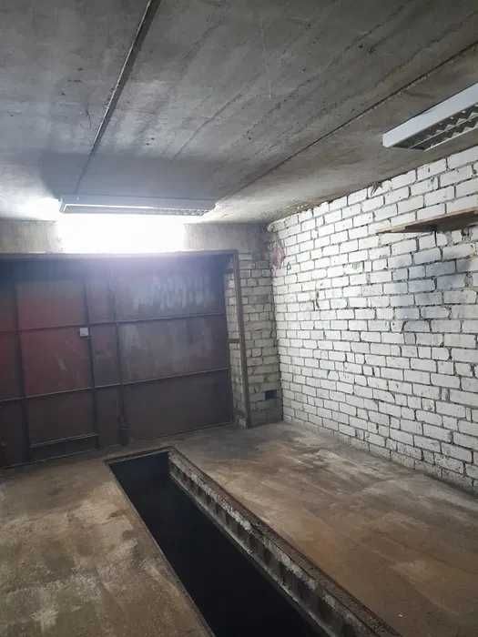 Продам Капітальний гараж Академмістечко тц Лавіна
