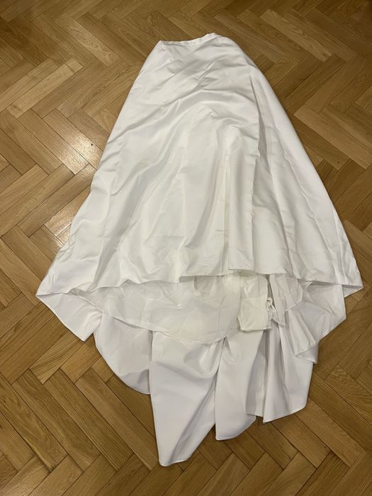 Suknia ślubna z gorsetem, spódnicą i tiulem