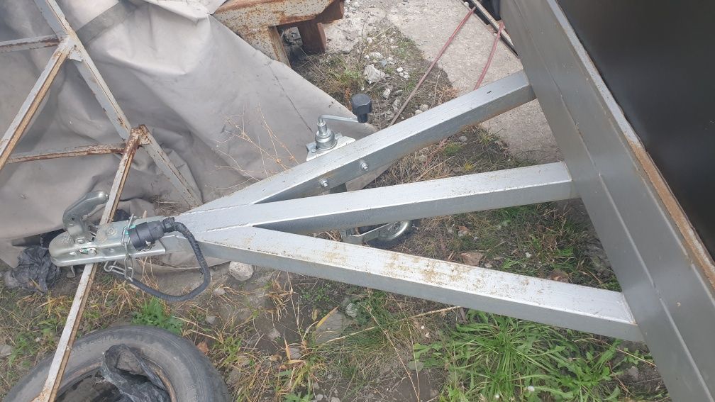Продам прицеп бортовой