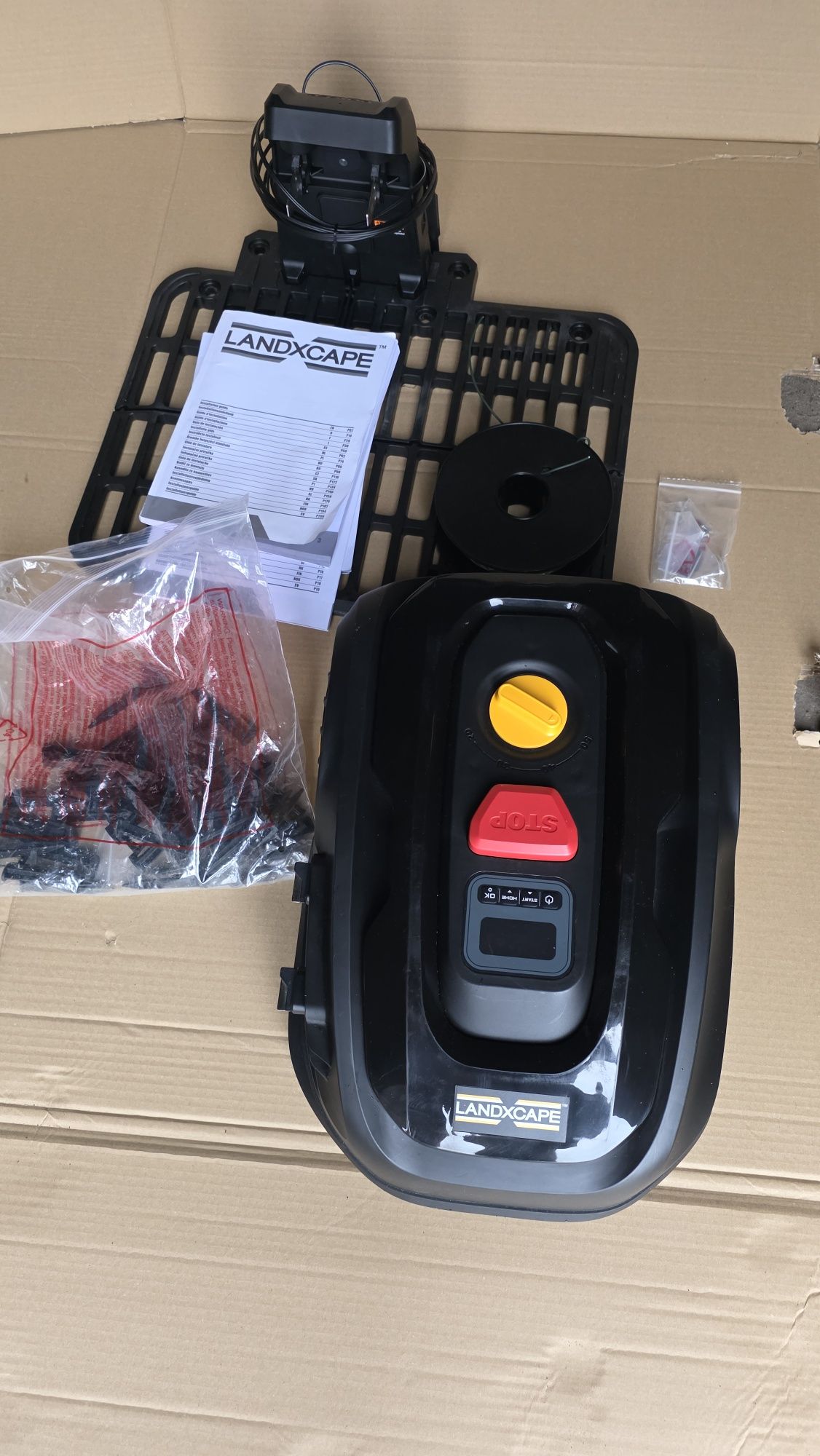 LANDXCAPE Robot koszący LX799 do 300 m