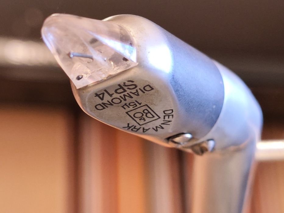 Beogram 1200 проигрыватель пластинок Bang & Olufsen, видео работы