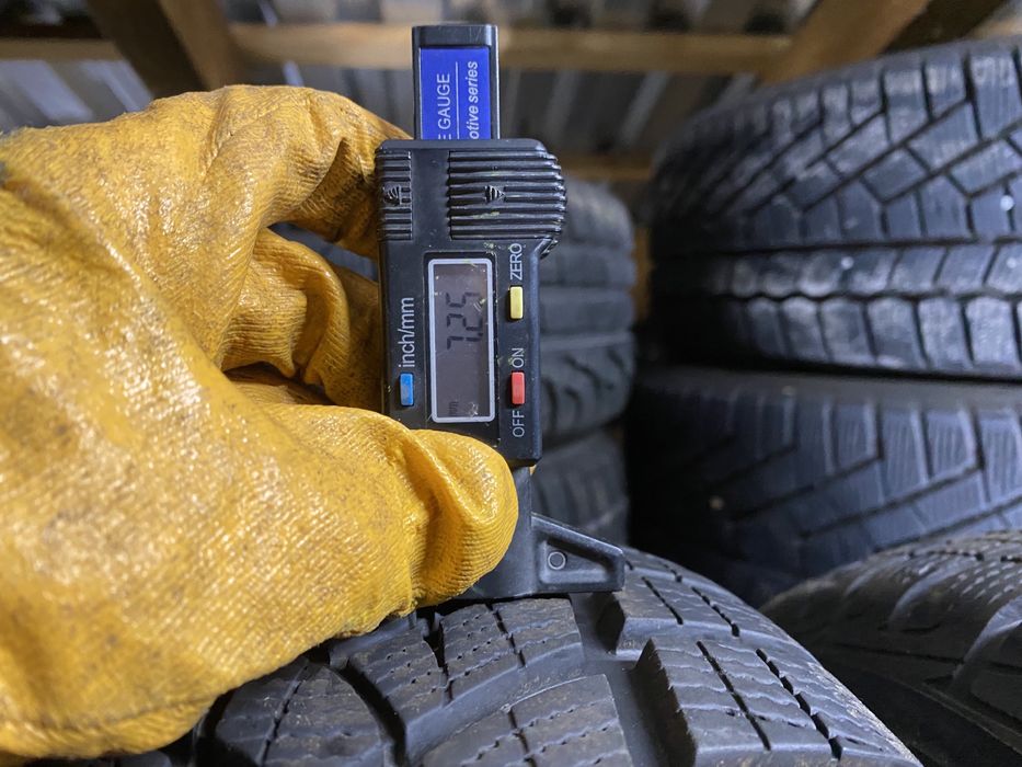 Зимові шини 225/60 R17 Goodyear