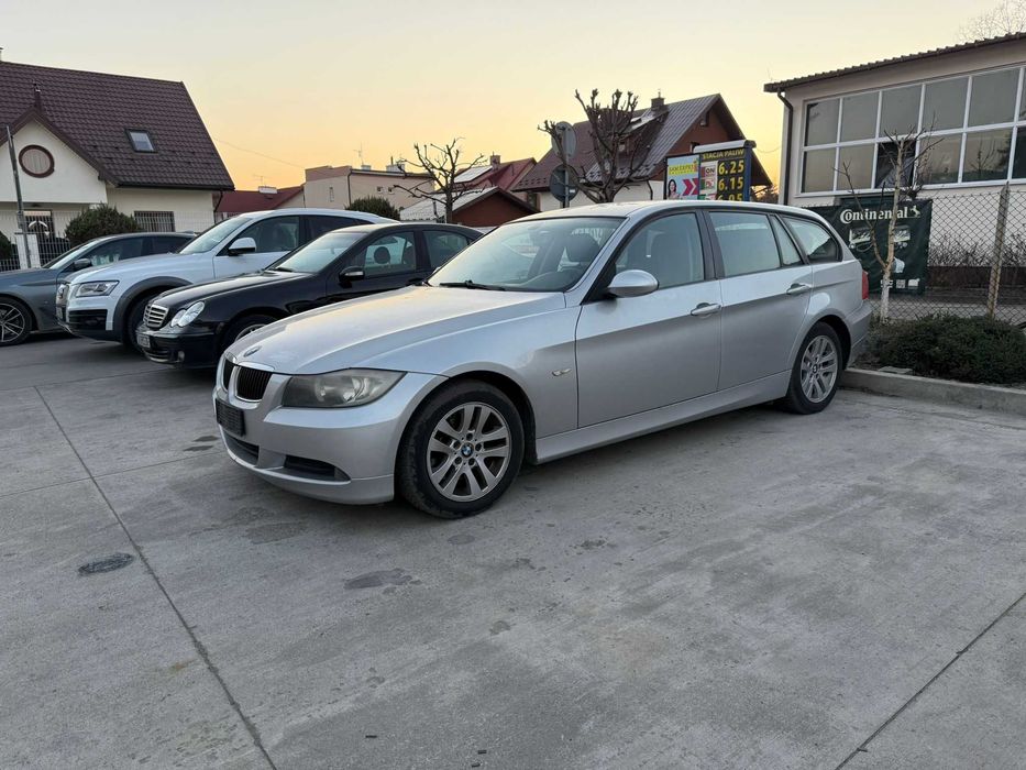 Zderzak przód bmw e90/91  kod lakieru 354/7   do malowania