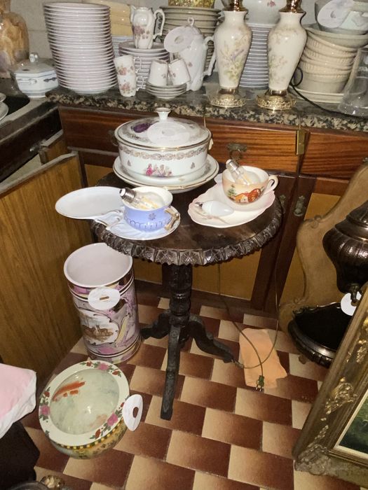 Mesinha Redonda com Gravação do Ano do Restauro