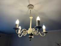 Lampa wisząca metalowa biała