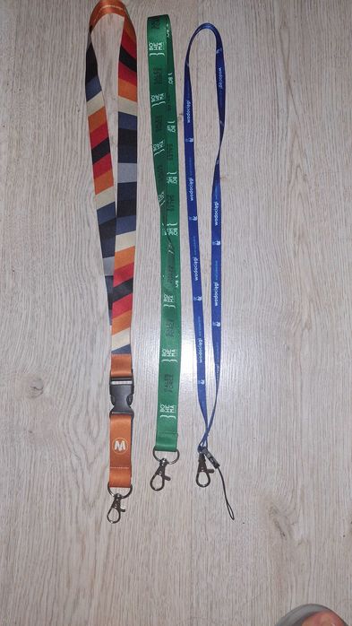 Trzy smycze na klucze