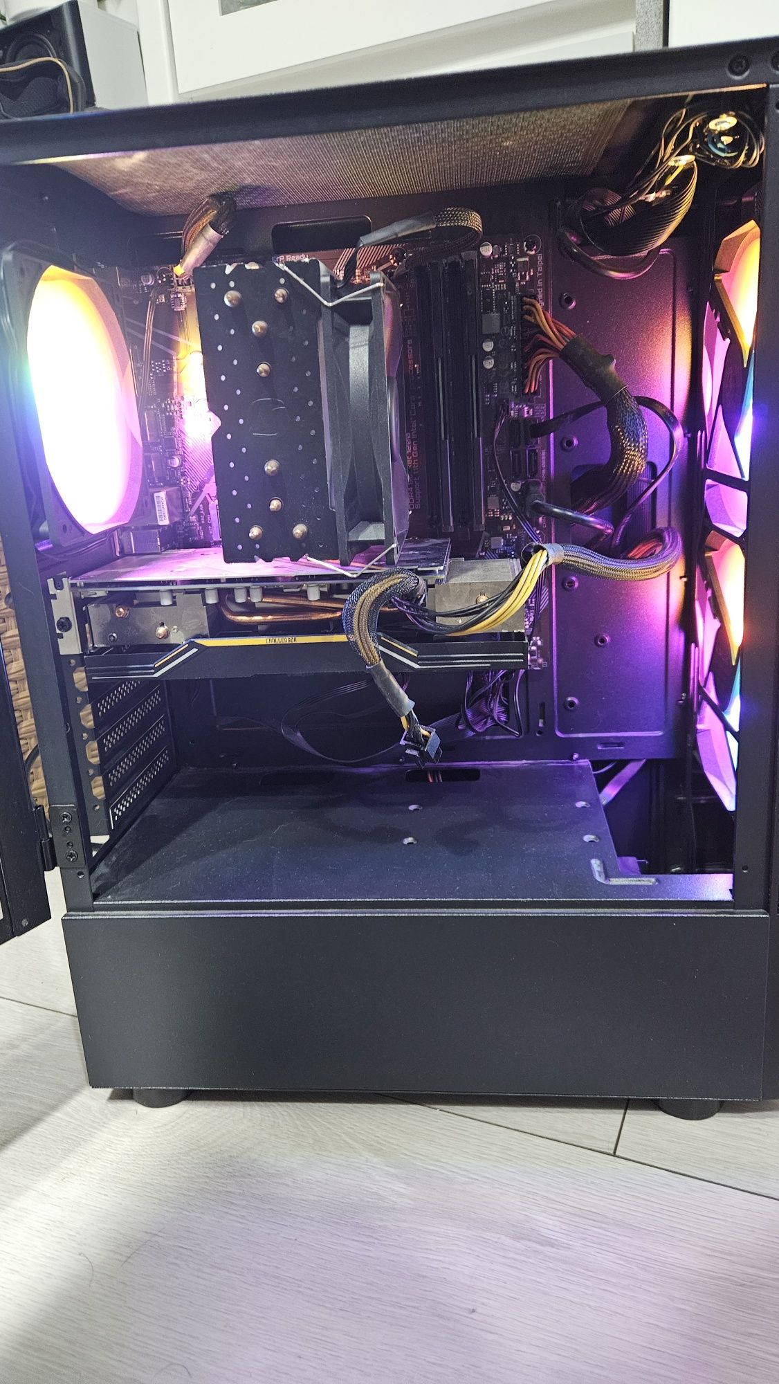 Komputer i3 10100f rx 5600xt 16gb ram