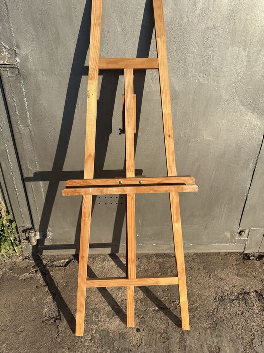 Мольберт для художника