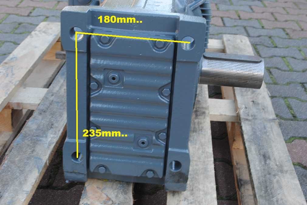 Motoreduktor kątowy 15kw. 202obr./min. z hamulcem firmy SEW.