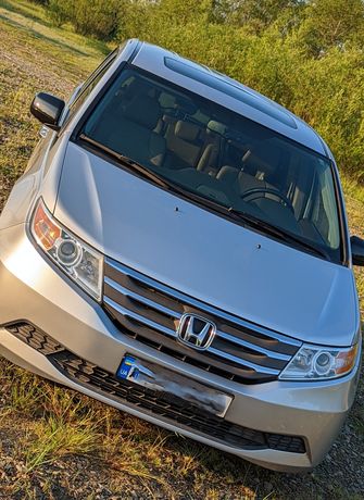 Honda Odyssey EXL 2013(Toyota Sienna,Kia Sedona,Pacifica)