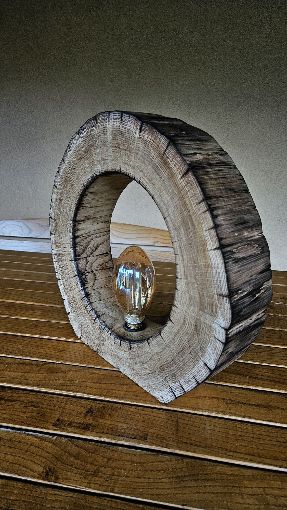 Lampa drewniana stylowa