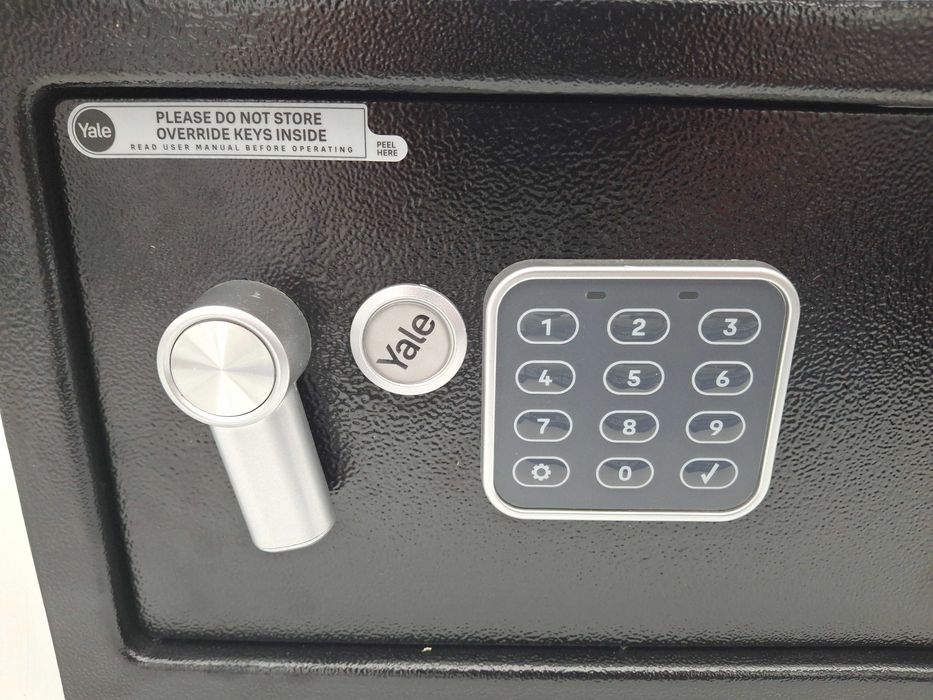 Sejf elektroniczny Yale Guest kompaktowy YSG/200/DB2 JAK NOWY!