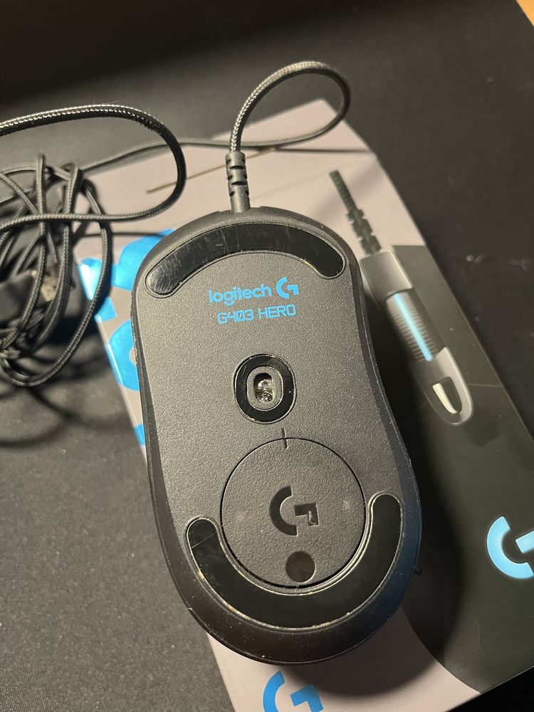 Bundle: Logitech G403 HERO + Razer Gigantus V2 3XL