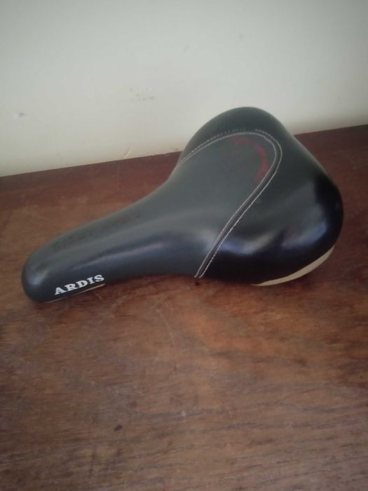 Велоседло. Диван, дуже комфортne. Ardis.