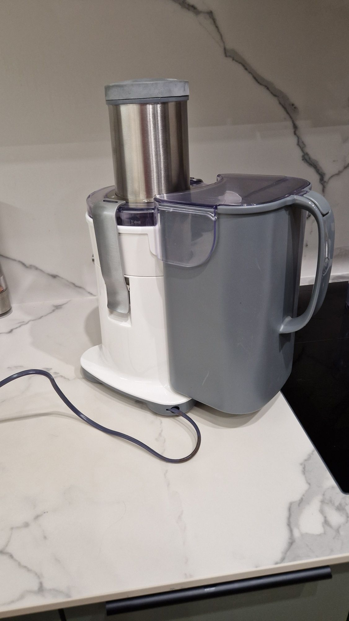 Sokowirówka Kenwood JE730