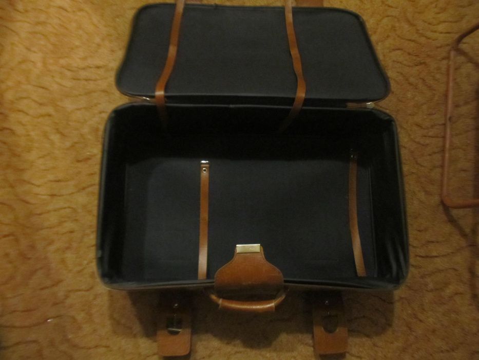 Waliza retro, pojemna i stylowa