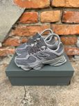 Хіт сезону - жіночі кросівки New Balance 9060