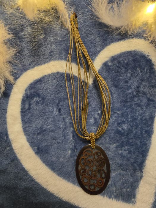 Naszyjnik - laski cynamonu zatopione w żywicy